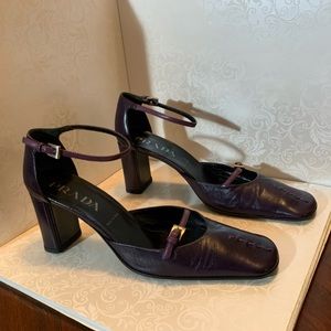 Vintage Exquisite Prada Conversation Piece Square Toes Duckbill Aubergine Heels